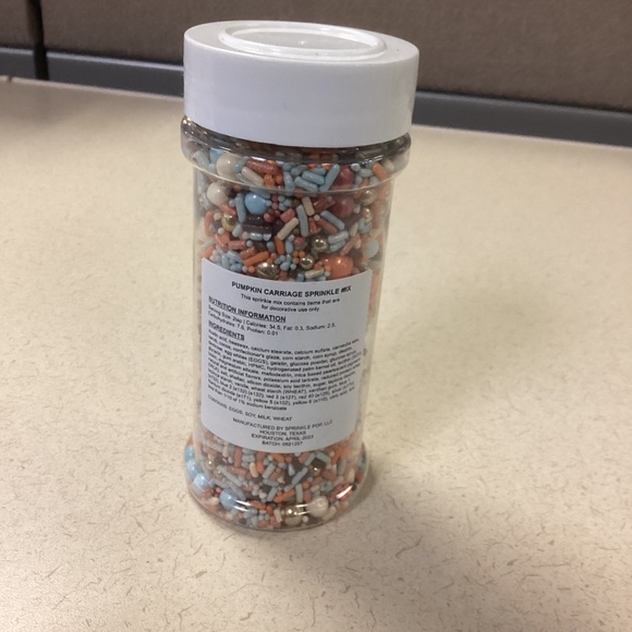 Sprinkle Pop - Pumpkin Carriage Sprinkles Mix - 8 oz. container - Picture 2 of 2